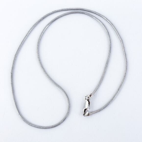 Vintage Italy Sterling Silver 925 1.6mm Smooth Snake Chain Necklace 18" - Picture 1 of 3